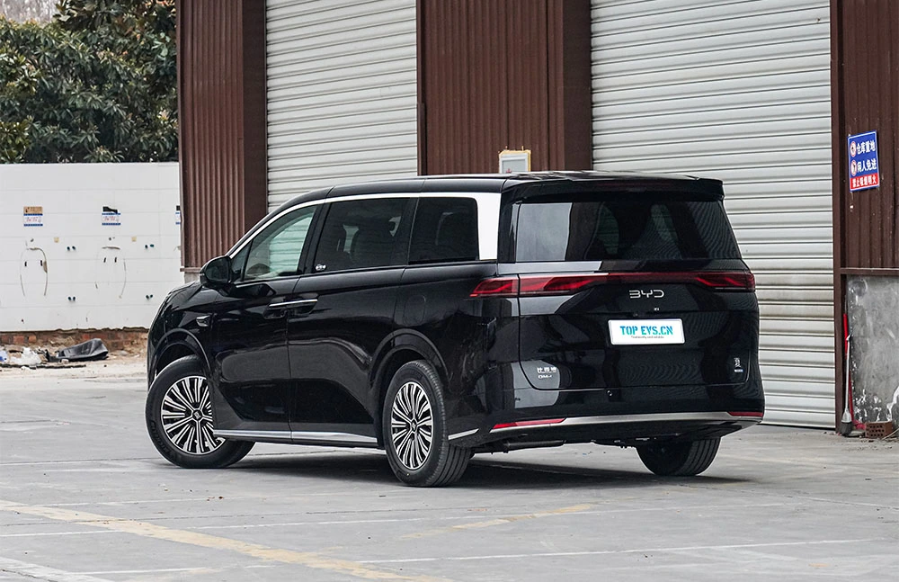 
								BYD Xia DM-i 2025 plné									
